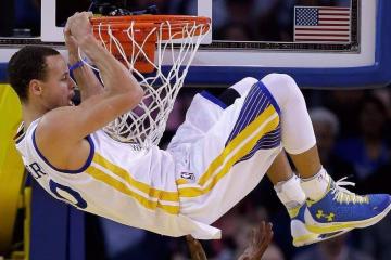 足球赛场焦点！德国队对阵法国队，连胜纪录继续刷新，球队势不可挡